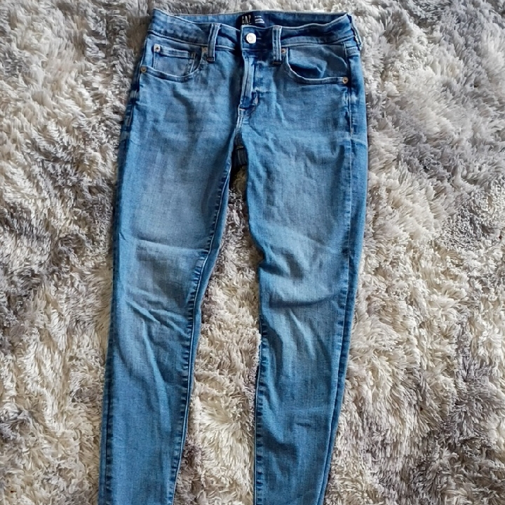 Gap Women's Light Blue Skinny Jeans